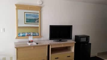 Desk, blackout drapes, free WiFi, bed sheets