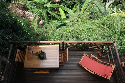 CHARMING CHALET, OCEAN VIEW