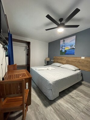 Habitación económica | Decoración personalizada y muebles diferentes 