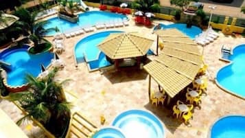 7 piscinas externas