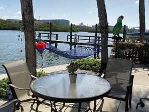Outdoor dining - Waterfront Home, Dock and Beach (INDIAN ROCKS BEACH)