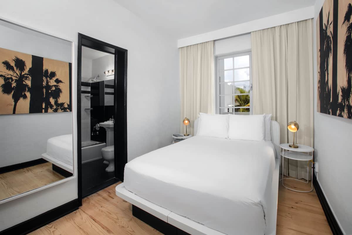 1 habitación, caja de seguridad en la habitación y ropa de cama