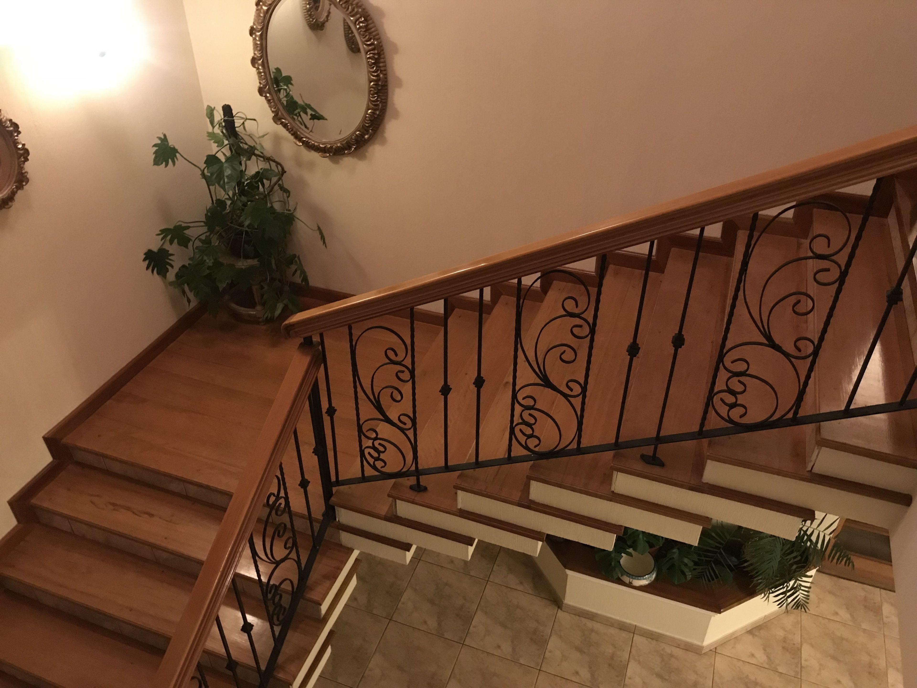 junior room | living area | flat-screen tv