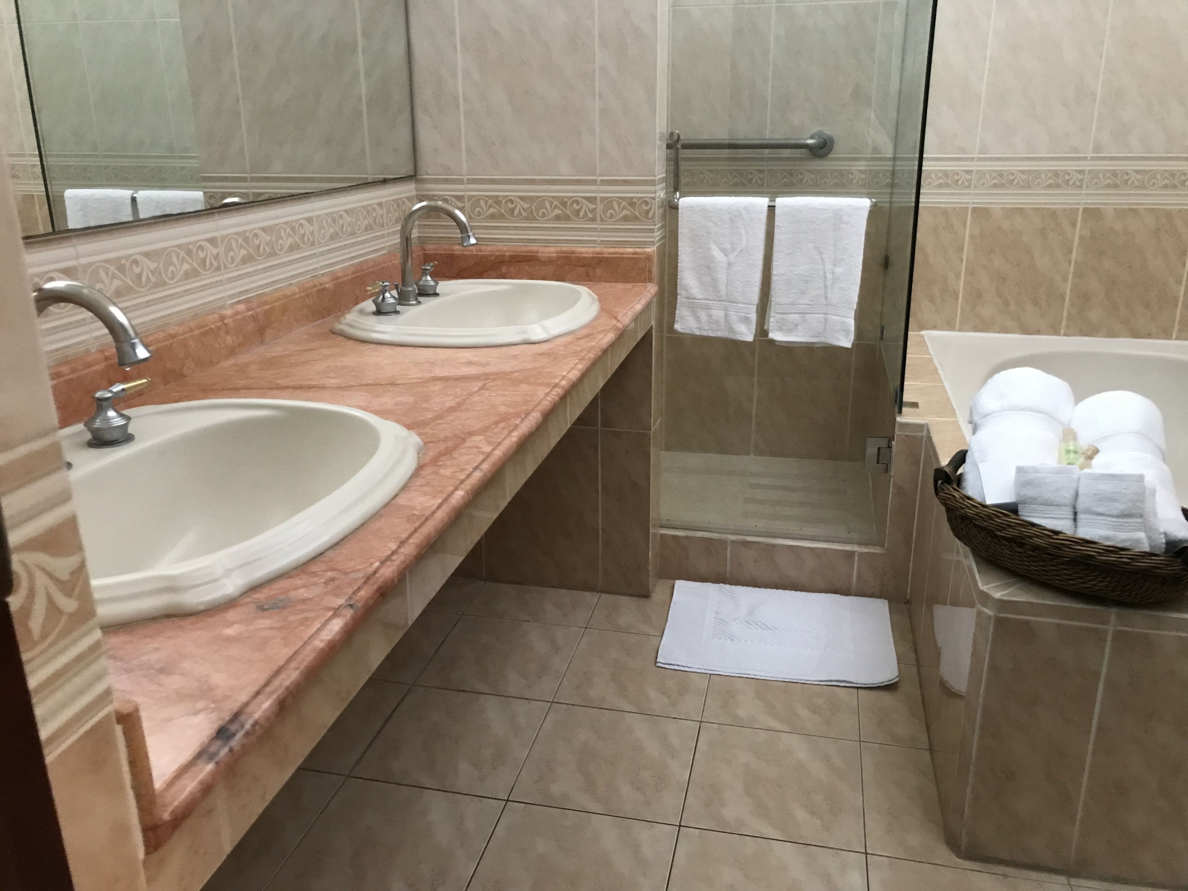 grand double room, garden view | bathroom | shower, free toiletries, hair dryer, towels