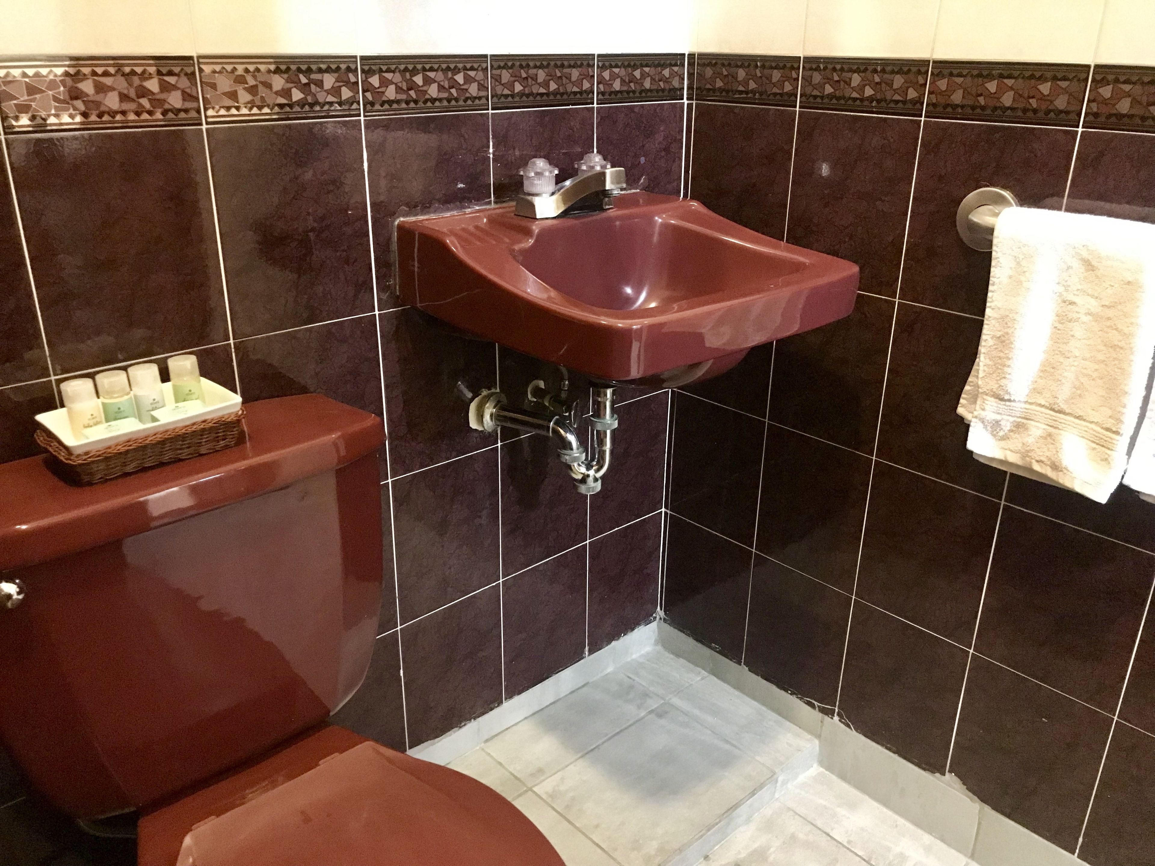 classic quadruple room | bathroom | shower, free toiletries, hair dryer, towels