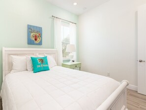 3 bedrooms, iron/ironing board, Internet, bed sheets - Timeless Tropical Retreat: Choice Margaritaville Cottage w/ Private Hot Tub (Kissimmee)