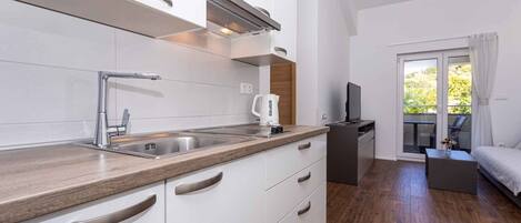Fridge, microwave, stovetop, electric kettle