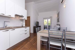 Interior - Holiday apartment mit Klimaanlage und Balkon (Baška)