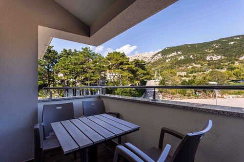 Holiday apartment mit Klimaanlage und Balkon