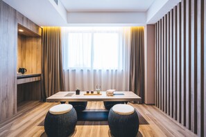 Superior Suite | Private kitchen | Coffee/tea maker