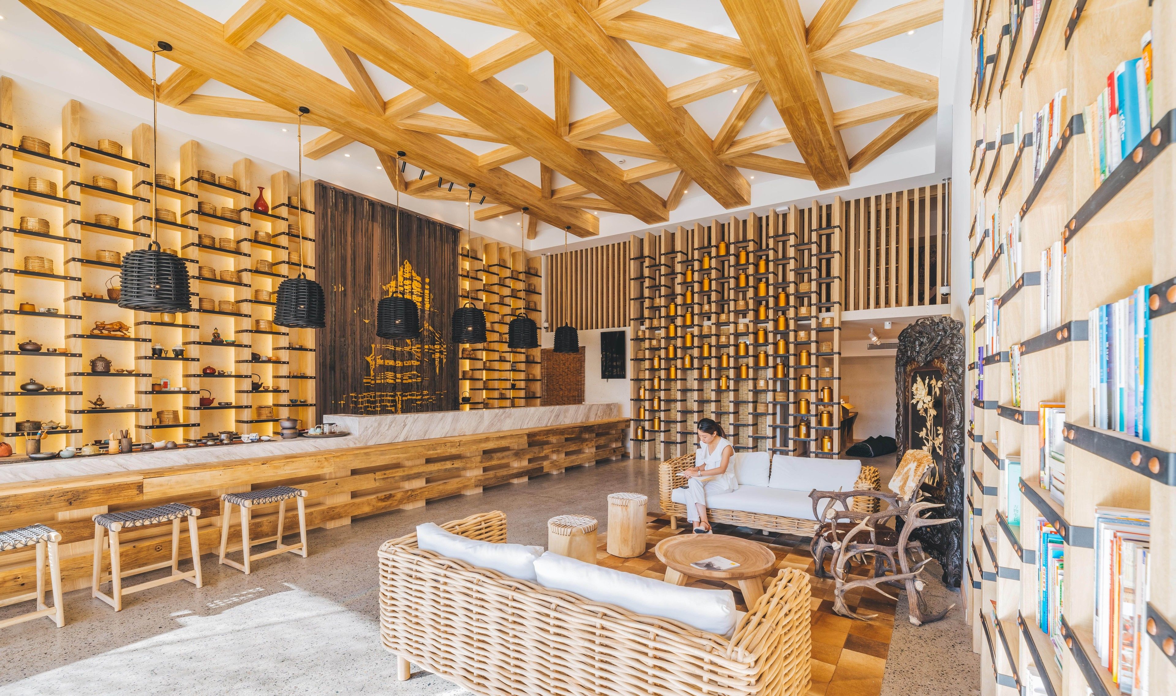 Bar (trong khuôn viên)