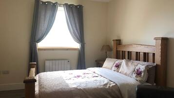 1 bedroom, bed sheets