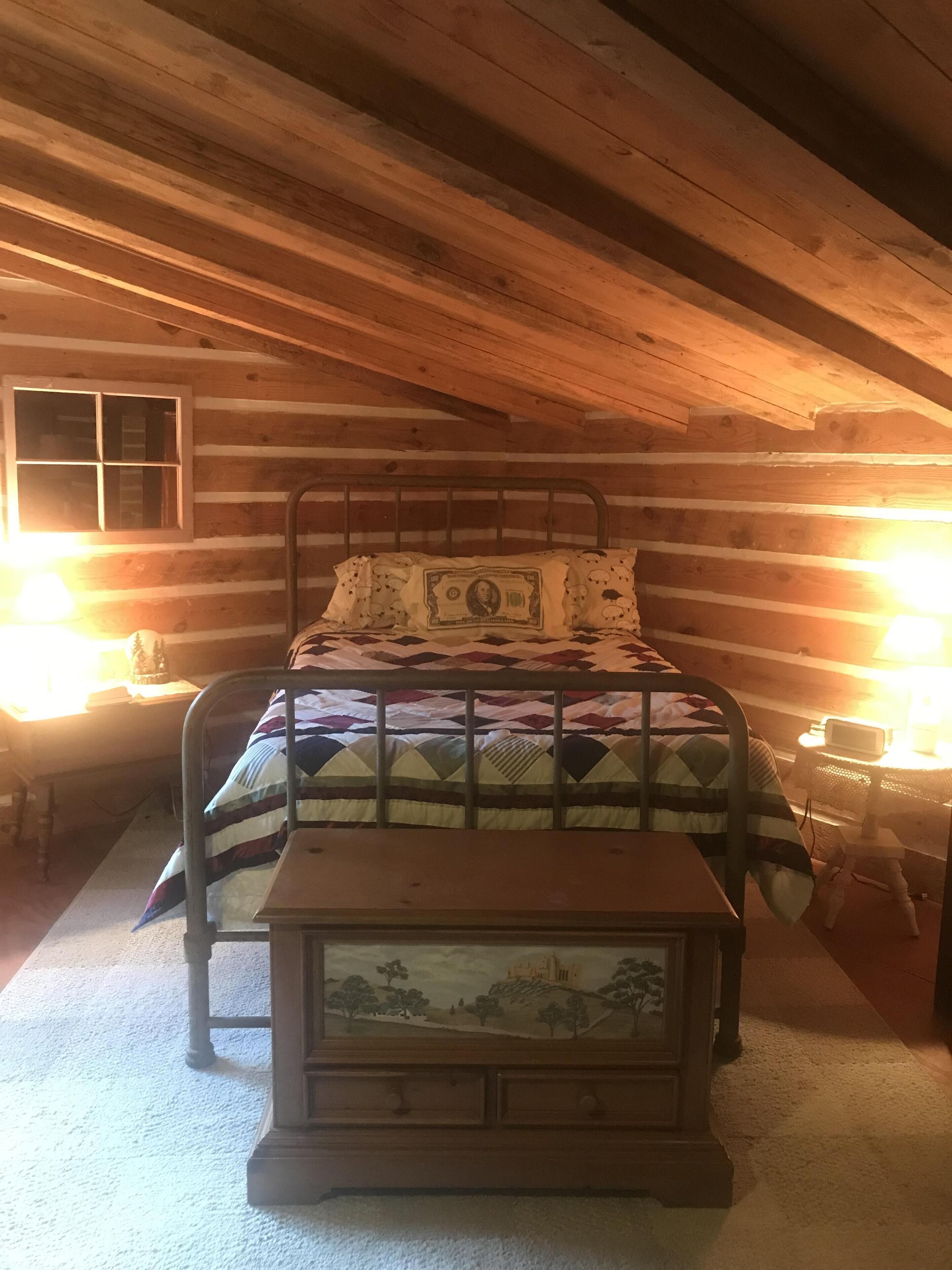 Lazy Hog Inn