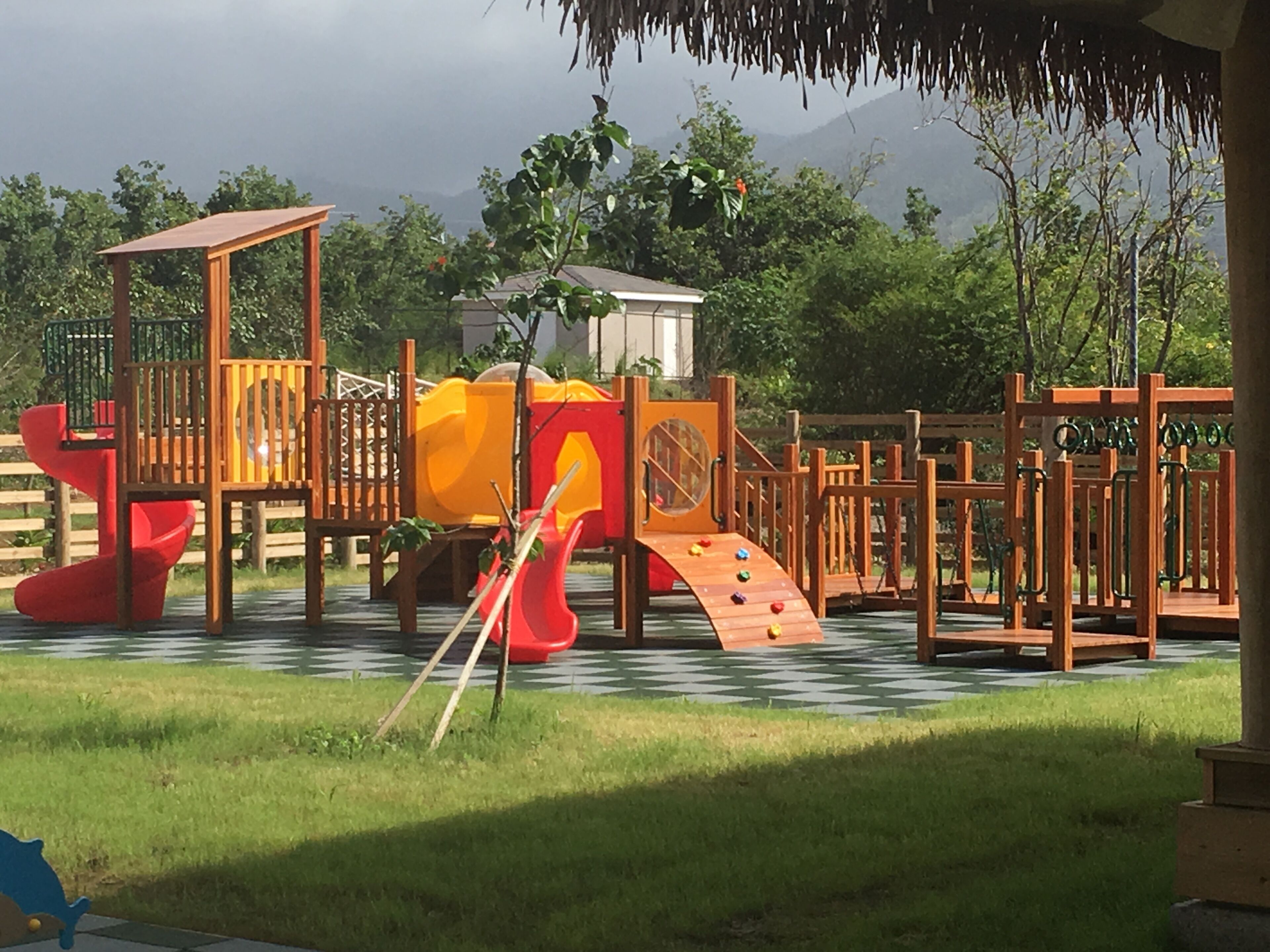 children’s play area – outdoor