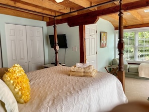 5 Schlafzimmer, Schreibtisch, Bügeleisen/Bügelbrett, Reisekinderbett