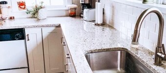 Pensionat som ligger på en historisk gård på 160 tunnland inom 1 mil från Mebane