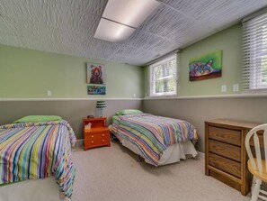 5 soverom, strykejern/-brett, wi-fi (inkludert) og sengetøy