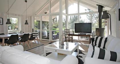 Amazing home in Højby with sauna