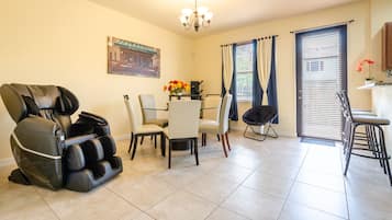 Casa de ciudad, 3 habitaciones (3 Bathrooms - 23910) | Comedor