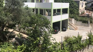 Exterior - Green Villa (Bar)