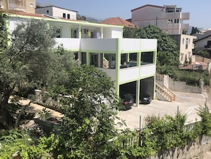 Exterior - Green Villa (Bar)
