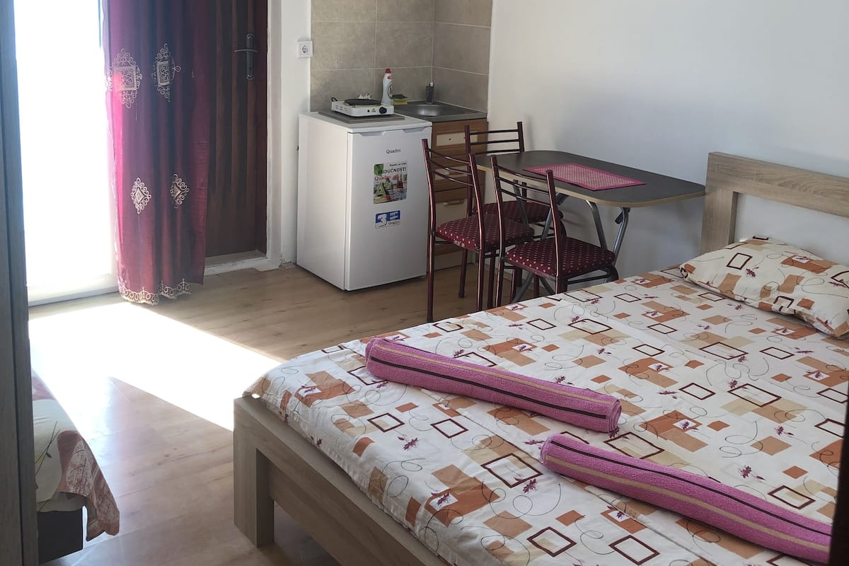 Wifi gratis y ropa de cama 