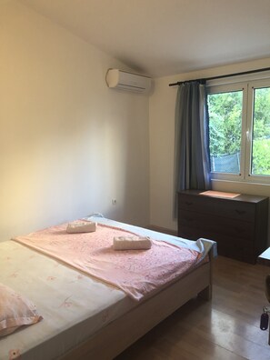 Studio (8) | Pemandangan dari kamar