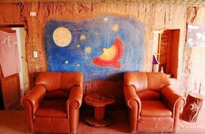 Lobby sitting area - Hostal La Casa Blanca (San Pedro de Atacama)