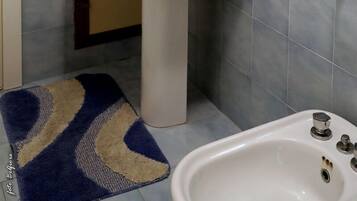 Double Room, 1 Queen Bed (Federico Il Grande) | Bathroom | Shower, hair dryer, towels, soap