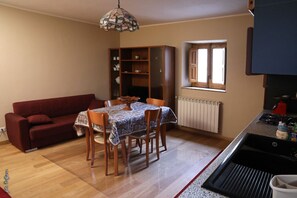 Family Apartment, 1 Bedroom | Private kitchen | Cookware/dishes/utensils - San Nicolò Holiday Home (Montalbano Elicona)