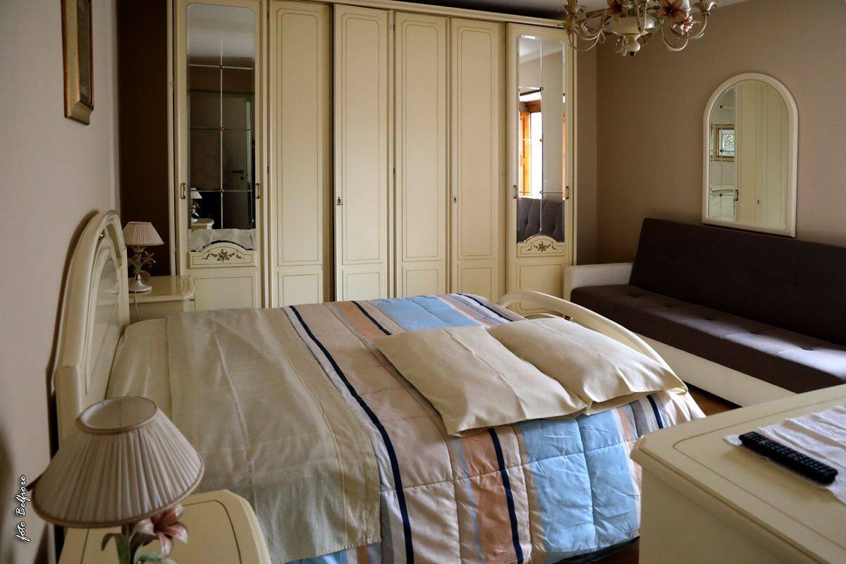 Classic Triple Room, 1 Queen Bed with Sofa bed (Eleonora d'Angiò) | Free WiFi, bed sheets