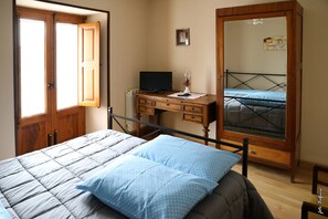 Double Room, 1 Queen Bed (Federico Il Grande)