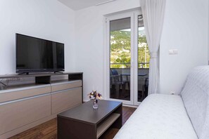 2 makuuhuonetta, vauvan matkasänky, internet