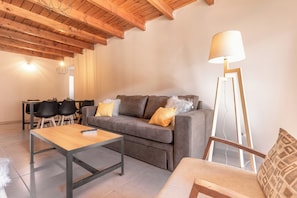 Luksushuoneisto, 2 makuuhuonetta, vuoristonĂ€köala (VC2) | Oleskelualue | Ălytelevisio, takka, Netflix, maksullisia elokuvia