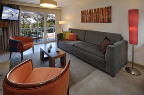 Luksushuoneisto, 2 makuuhuonetta, vuoristonĂ€köala (VC1) | Oleskelualue | Ălytelevisio, takka, Netflix, maksullisia elokuvia