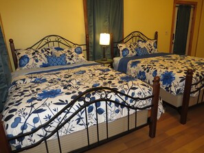 Kamer (Secluded Suite Getaway Closest to NYC) | 1 slaapkamer, individueel gemeubileerd, een bureau, een laptopwerkplek