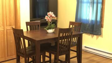 Room (Secluded Suite Getaway Closest to NYC) | Bathroom | Shower, free toiletries, hair dryer, towels