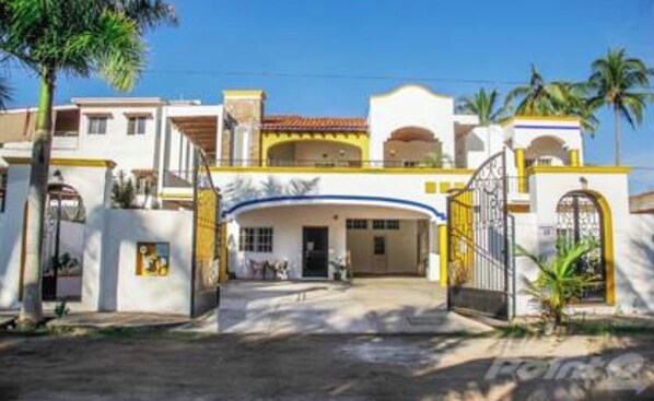 Exterior - Spacious One Bedroom Bungalow (Sin Nombre Loc. Rincón de Guayabitos)