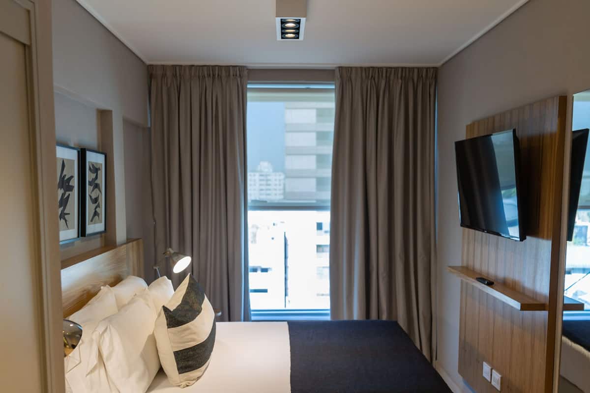 Economy tweepersoonskamer, uitzicht op stad | 1 slaapkamer, een minibar, een kluis op de kamer