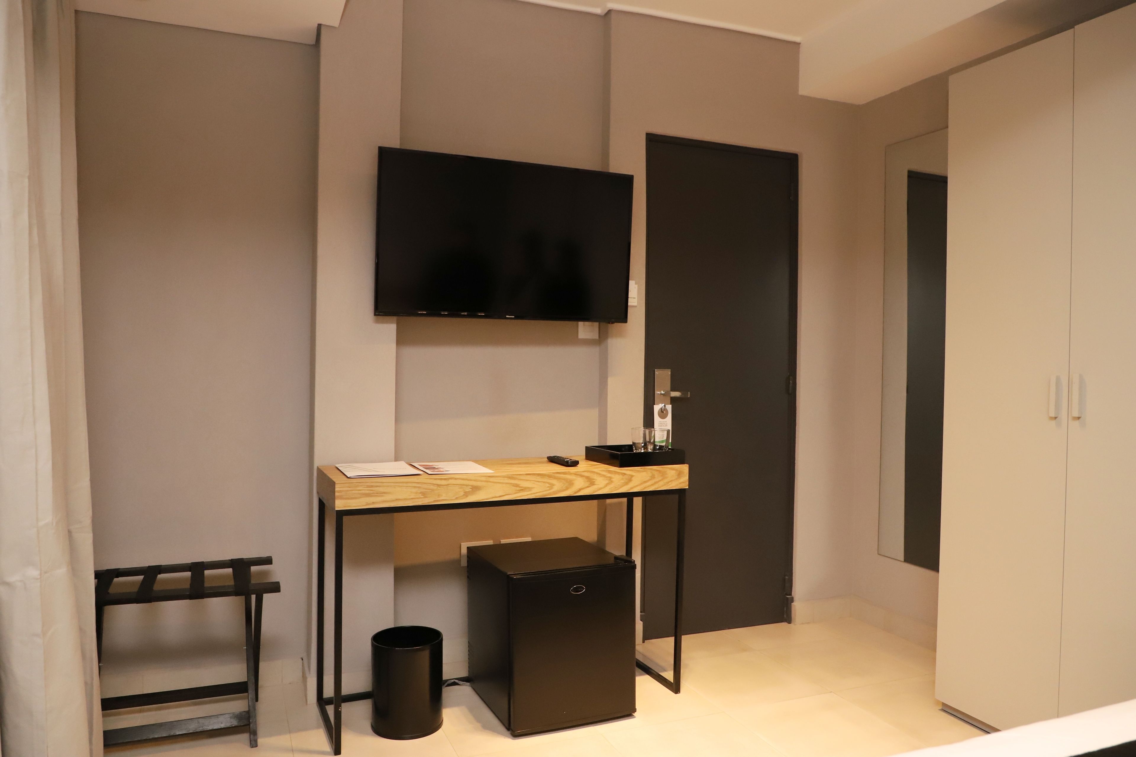 standard double room | 1 bedroom, minibar, in-room safe, iron/ironing board