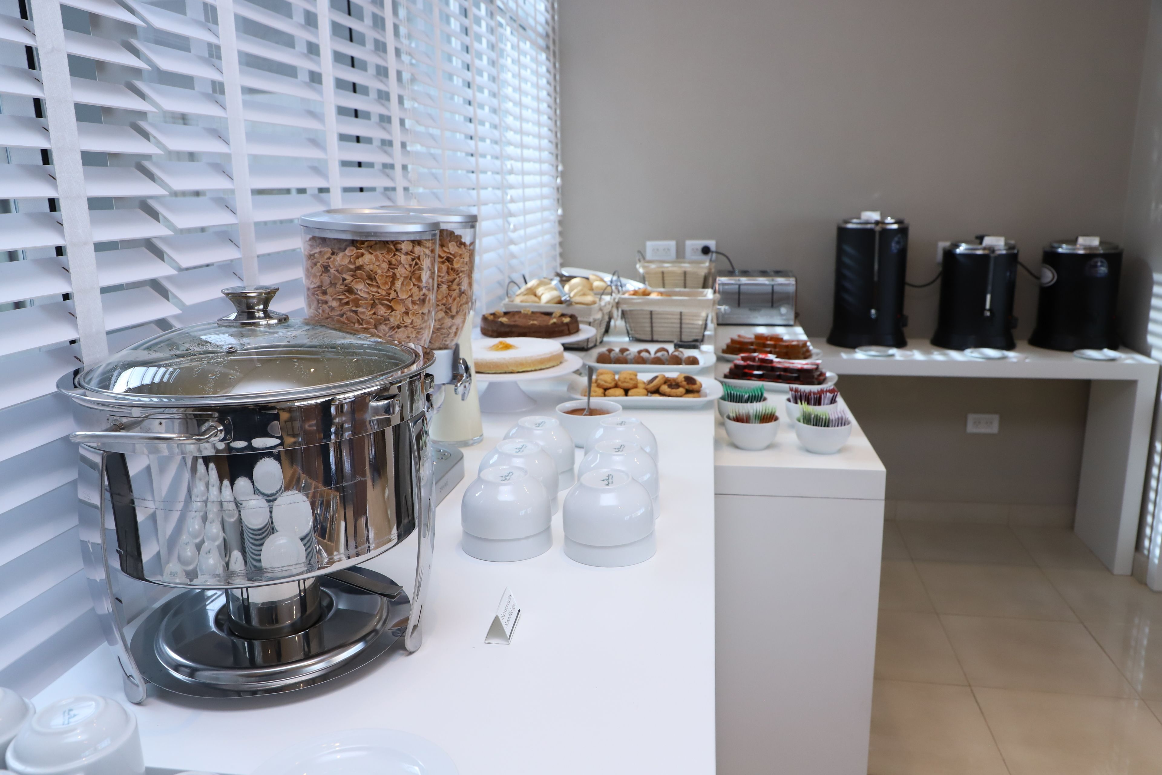 daily continental breakfast (usd 18.50 per person)