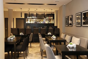 Bar (in der Unterkunft)