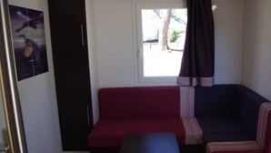 Mobile Unterkunft, 3 Schlafzimmer | Wohnbereich