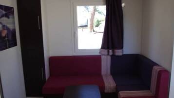 Mobile Home, 3 Bedrooms | Living area