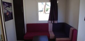 Mobile Home, 3 Bedrooms | Living area