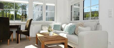 Télévision, table de tennis de table