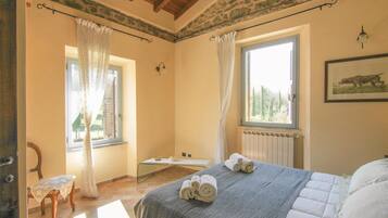 2 Schlafzimmer, Reisekinderbett, kostenloses WLAN