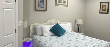 1 bedroom, WiFi, bed sheets