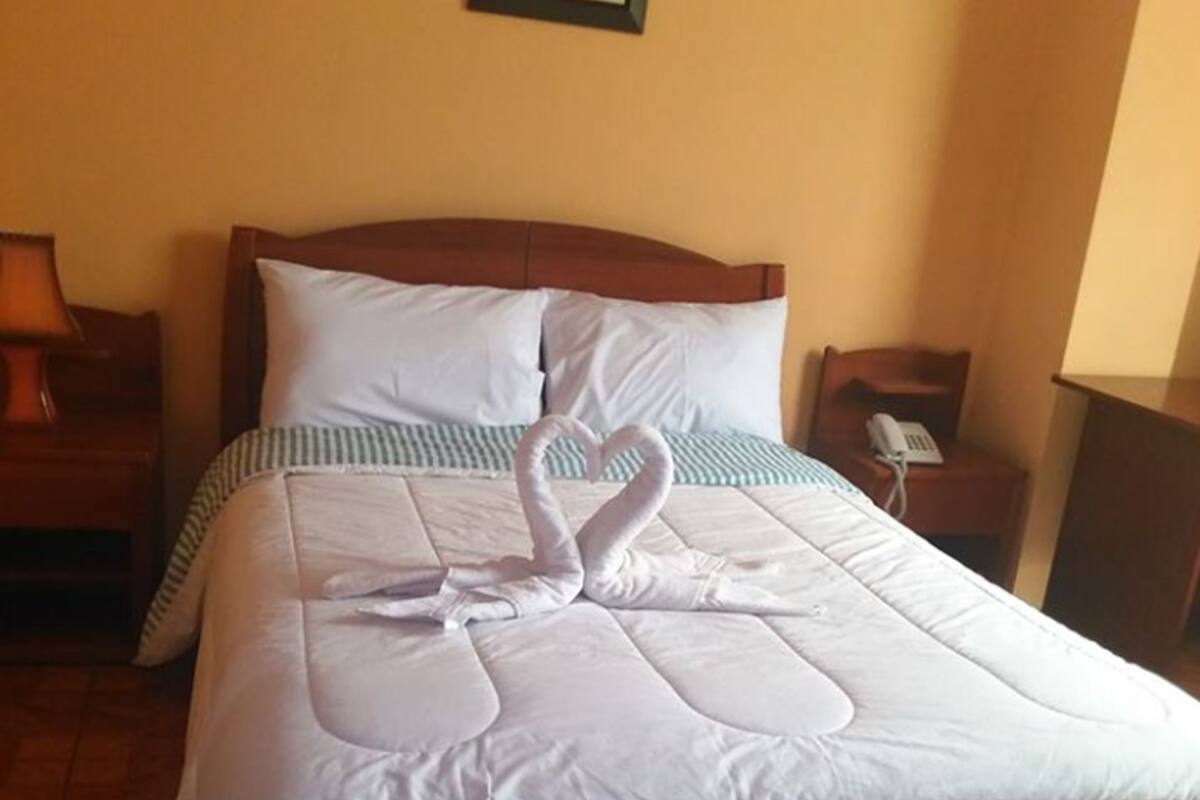 Single Room | 1 bedroom, individually decorated, individually furnished, desk