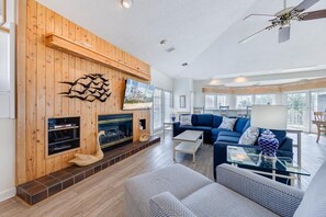 TV, fireplace, DVD player, stereo